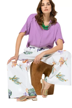 3653-40 / Rechtvallende Top>Caroline Biss Hot